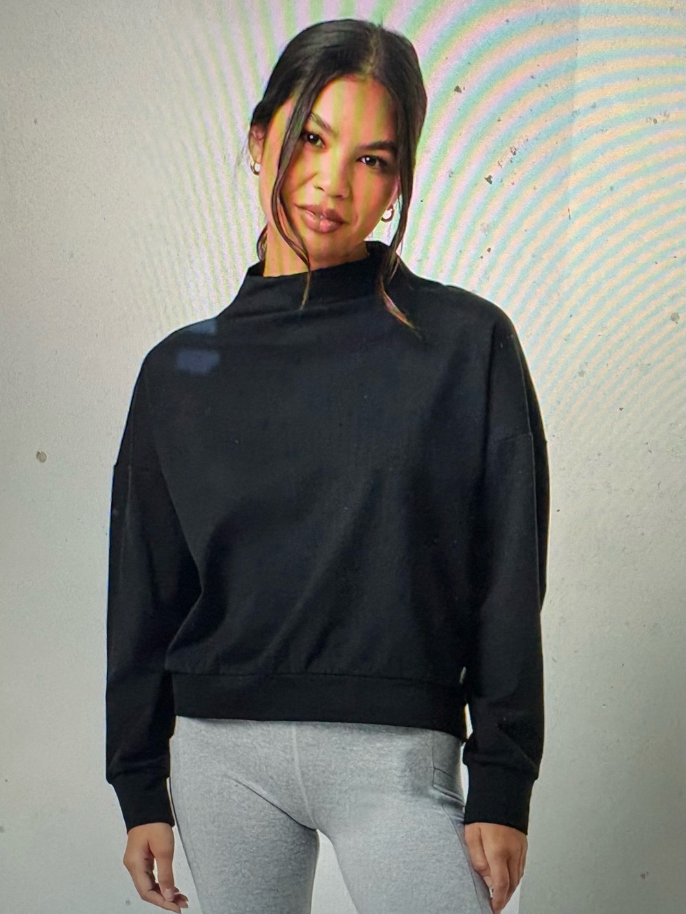 Vuori Granite Funnel Neck Sweater - black heather